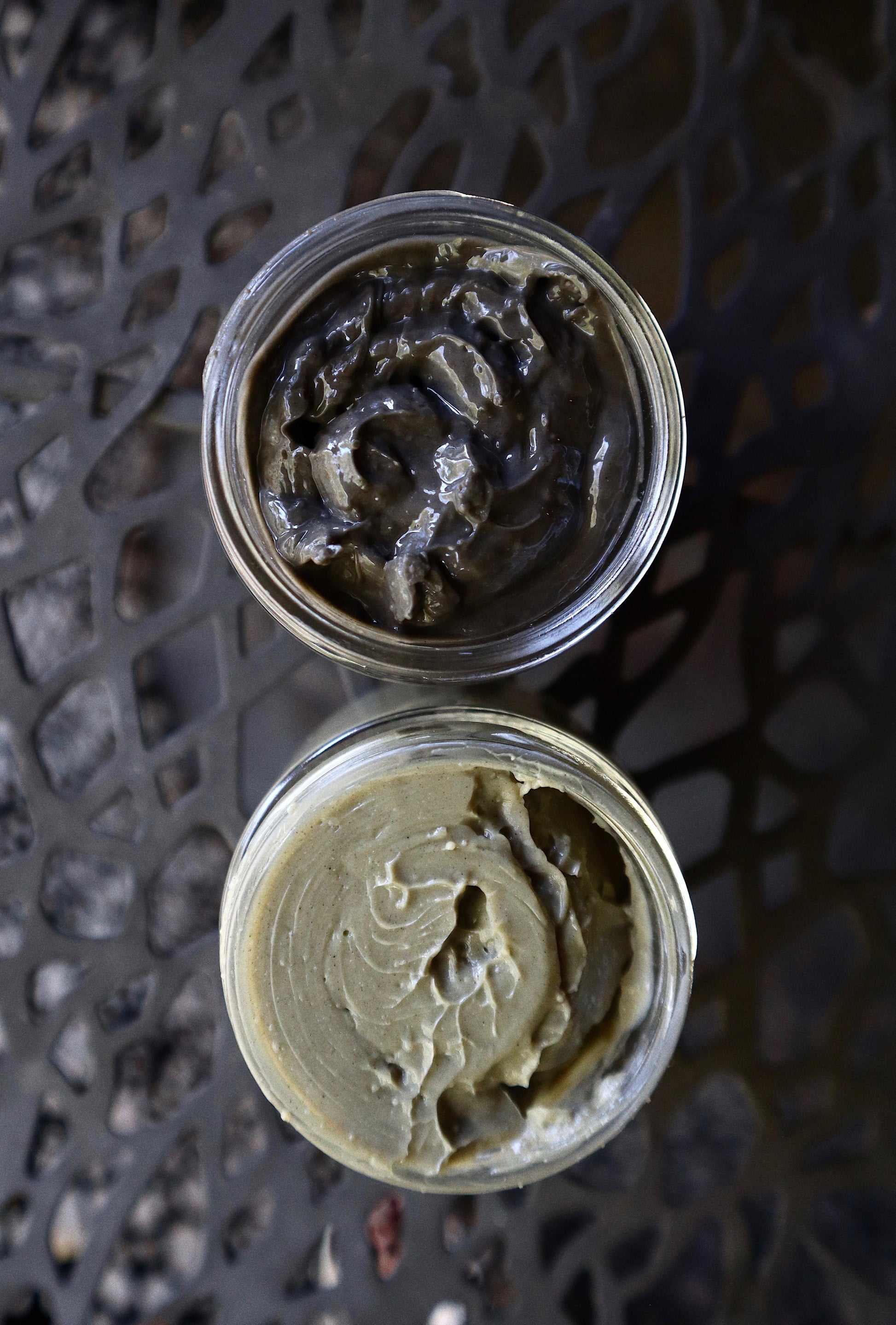 mac + mitchell facial mask duo set showing bentonite green clay and mineral mud mask